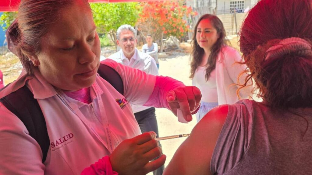 Vacunación en Quintana Roo supera meta; aplican 190 mil dosis