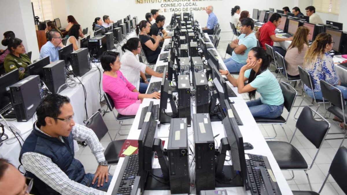 INE repetirá examen del Servicio Profesional Electoral tras fallas de Ceneval