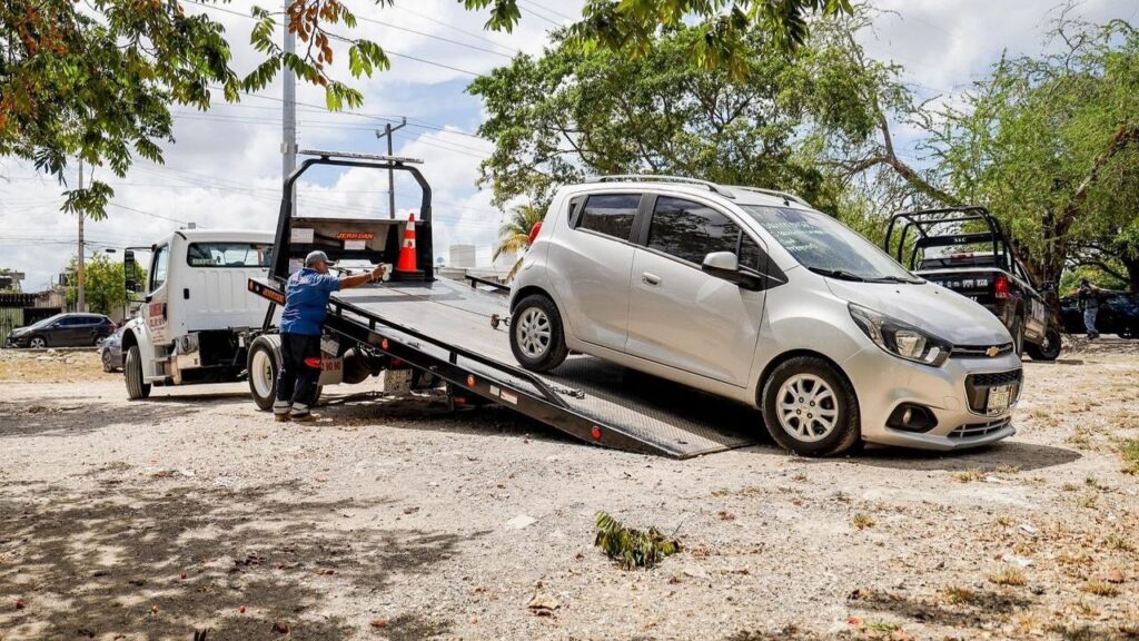 Frenarán abusos en el servicio de grúas en Cancún con nueva ley