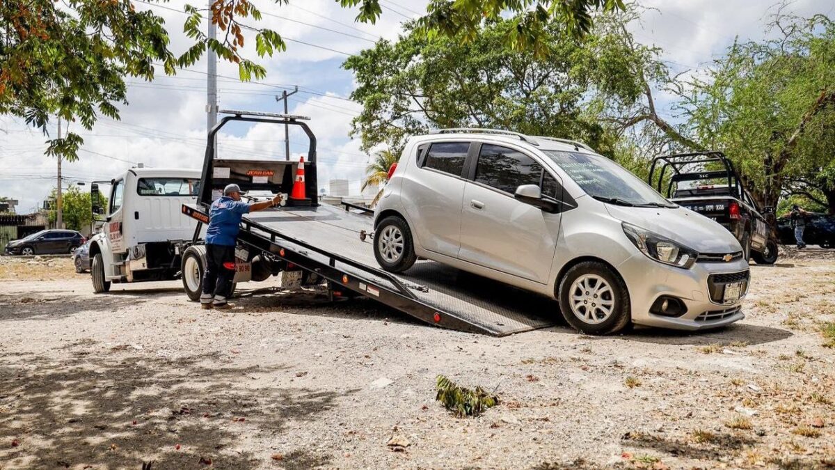 Frenarán abusos en el servicio de grúas en Cancún con nueva ley