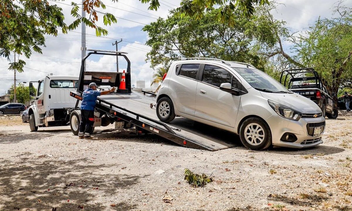 Frenarán abusos en el servicio de grúas en Cancún con nueva ley