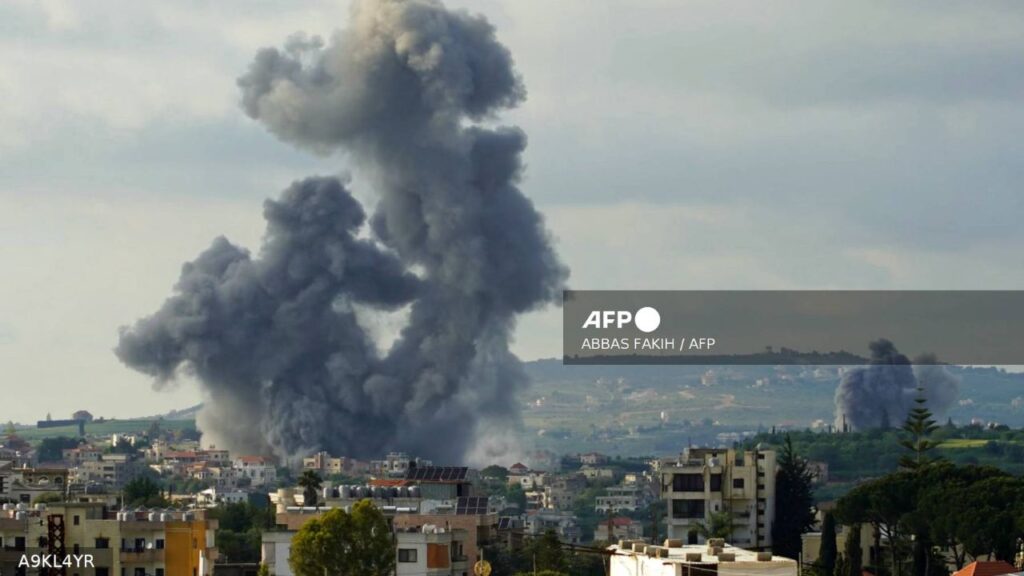 Los ataques aéreos israelíes en el sur del Líbano causaron la muerte de al menos 17 personas el 30 de abril de 2026, según anunció el Ministerio de Salud, a pesar del alto el fuego vigente desde el 17 de abril.