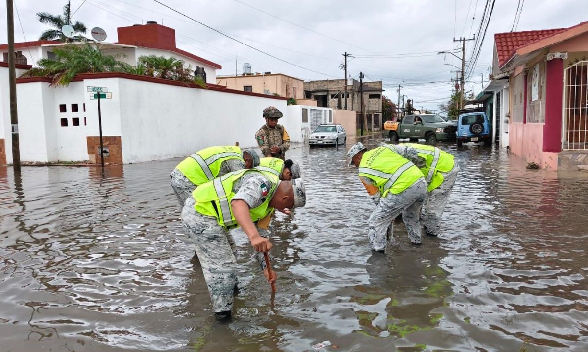 Atienden 80% de puntos inundados en Chetumal tras lluvias