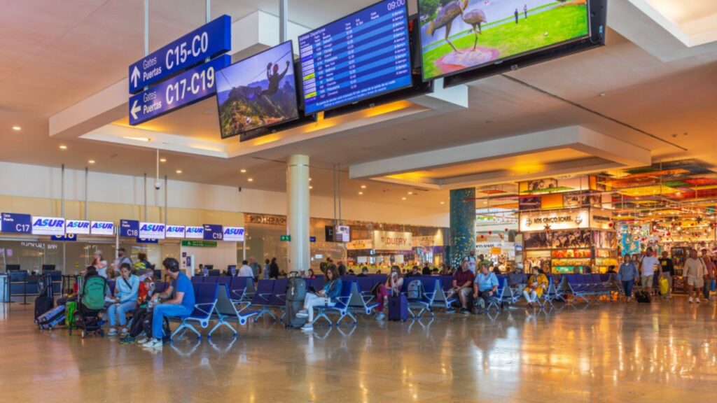 Turismo en Caribe Mexicano: Caída en vuelos y auge en cruceros