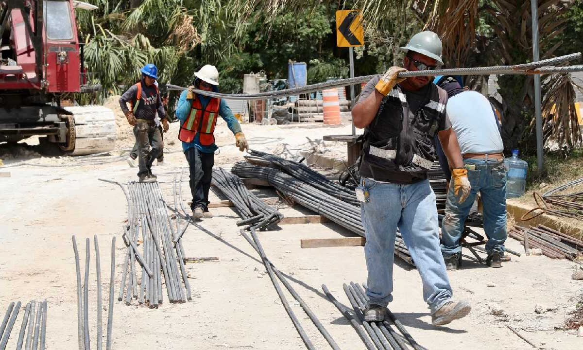 Celebra Mara el Día del Trabajo.