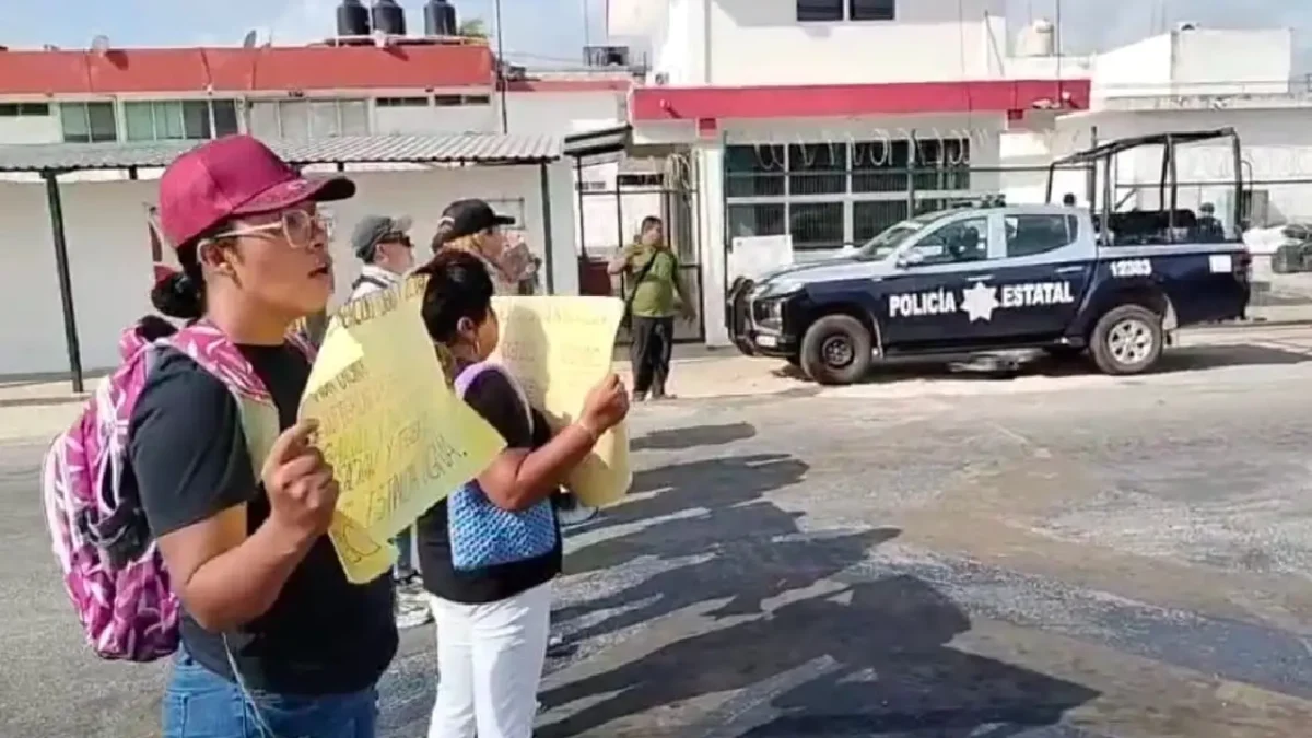 Protestan familiares de internos.