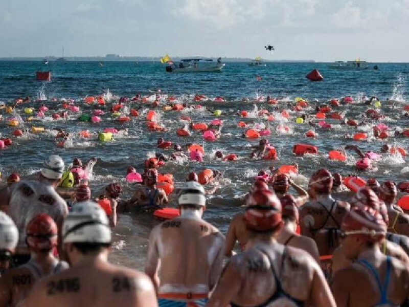 ¡Majestuoso! Así fue el arranque de la competencia “El Cruce” Cancún–Isla Mujeres (video)