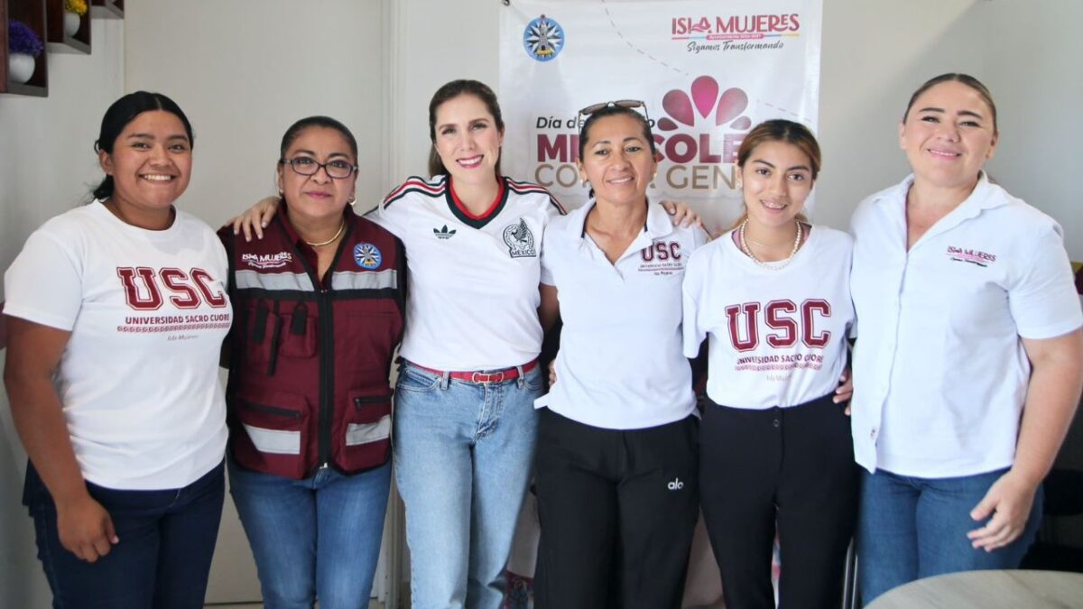 Atenea Gómez Ricalde entrega apoyos en Miércoles con la Gente
