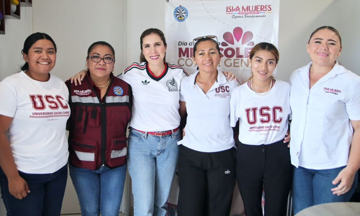 Atenea Gómez Ricalde entrega apoyos en Miércoles con la Gente