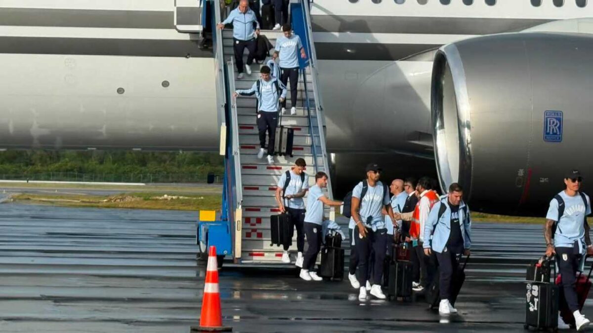Llegó a Cancún la selección de Uruguay.