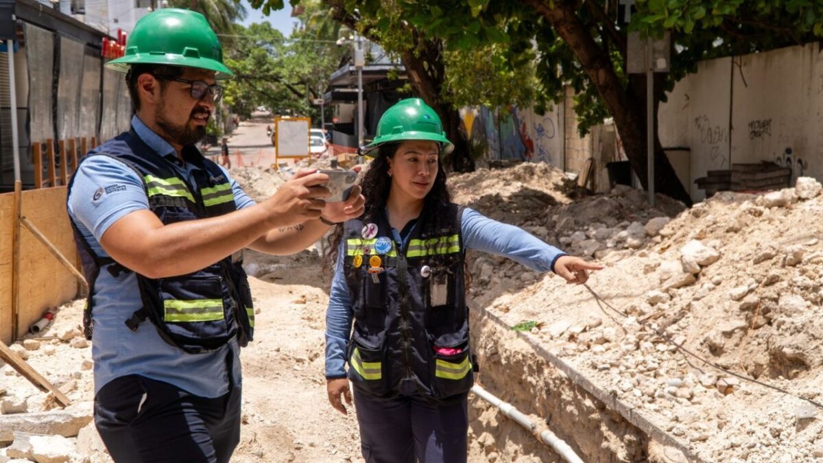 Avanza Colector Playero en Playa del Carmen: obras de Aguakan