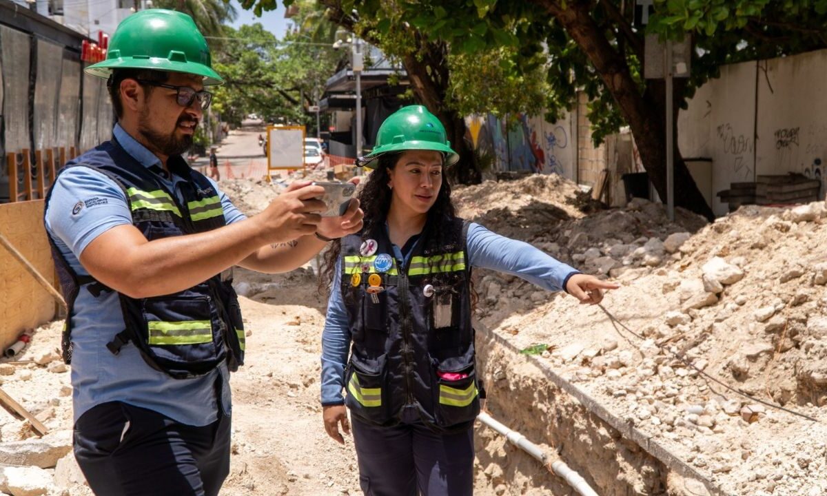Avanza Colector Playero en Playa del Carmen: obras de Aguakan