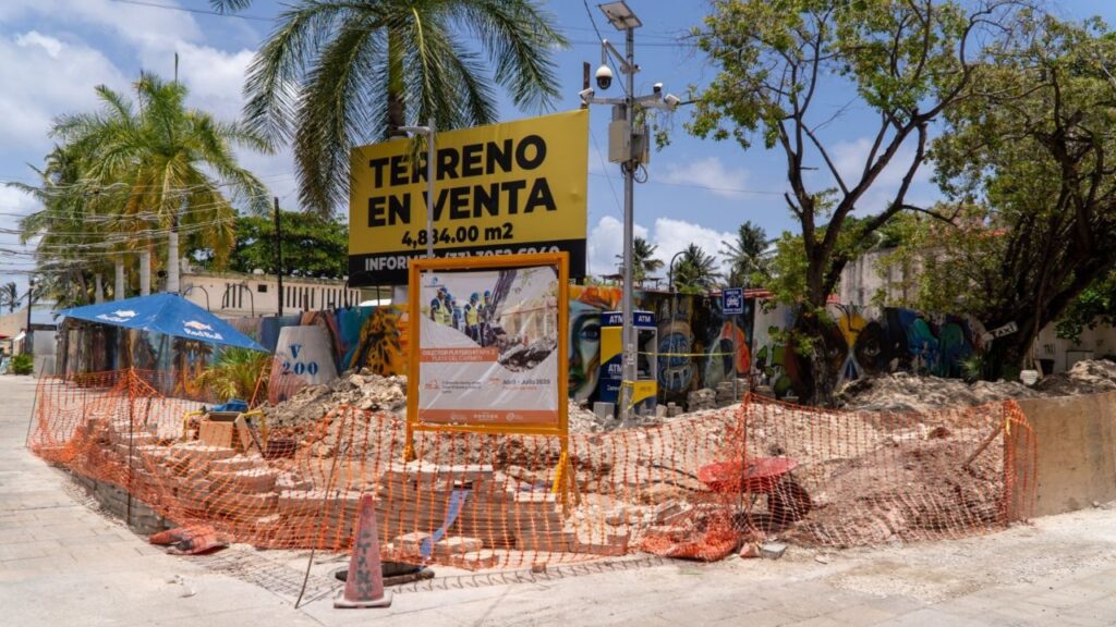 Avanza Colector Playero en Playa del Carmen: obras de Aguakan