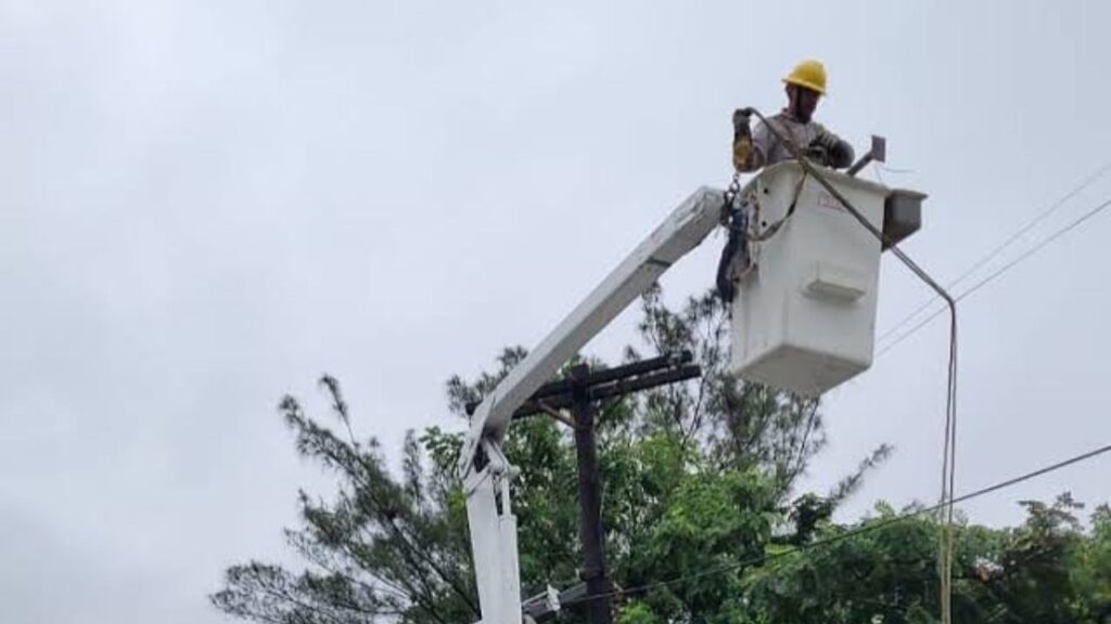 Apagones en Quintana Roo: CFE refuerza brigadas ante fallas