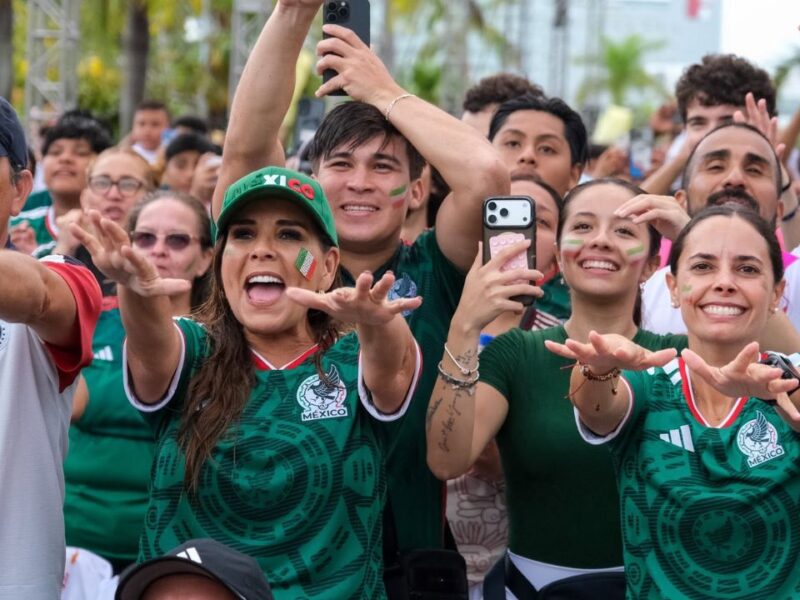 Mara Lezama y Ana Paty arman la fiesta mundialista en el Malecón Tajamar (galería)