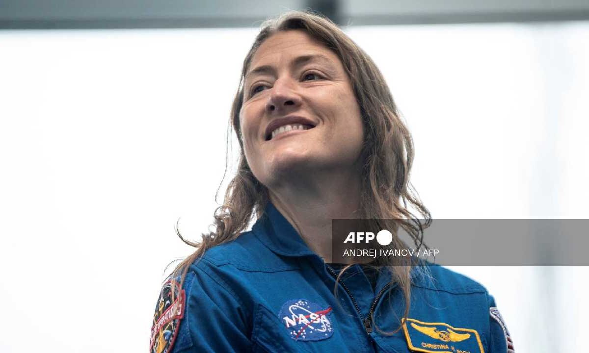 Christina Koch es reconocida.