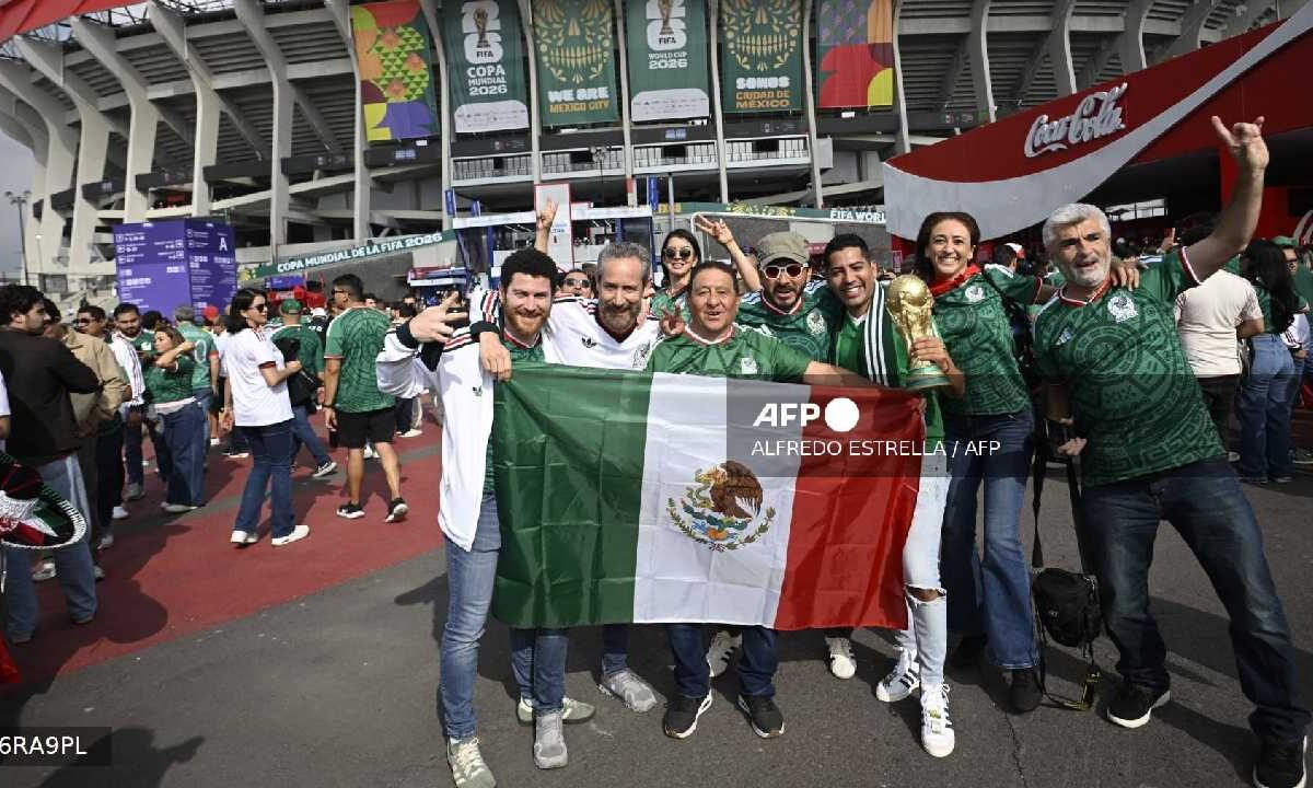 Inicia la Copa Mundial de la FIFA.