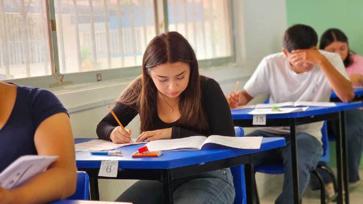 Buscan lugar en Escuelas Normales de Quintana Roo.