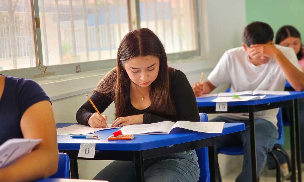 Buscan lugar en Escuelas Normales de Quintana Roo.
