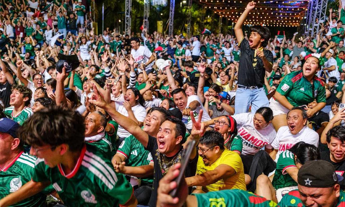 Fiesta y convivencia en el Fut Fest de Cancún.