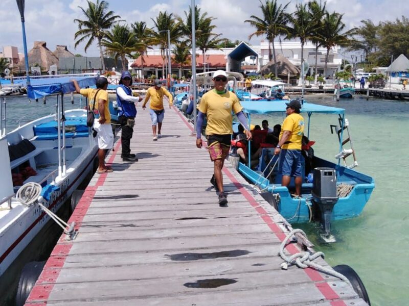 Lancheros de Puerto Juárez en crisis: operan al 35% de su capacidad