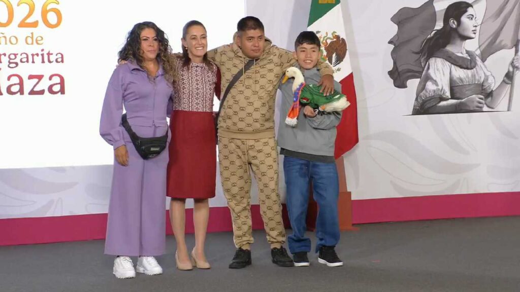 Merlín cautiva la mañanera de Sheinbaum y se convierte en fenómeno en pleno Mundial 2026