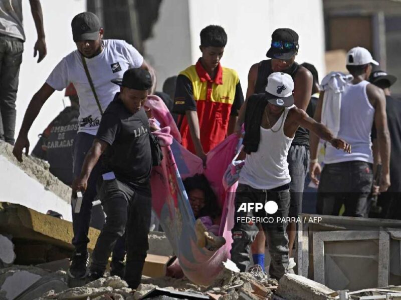 México envía 250 soldados rescatistas y 5 canes a Venezuela tras devastadores sismos