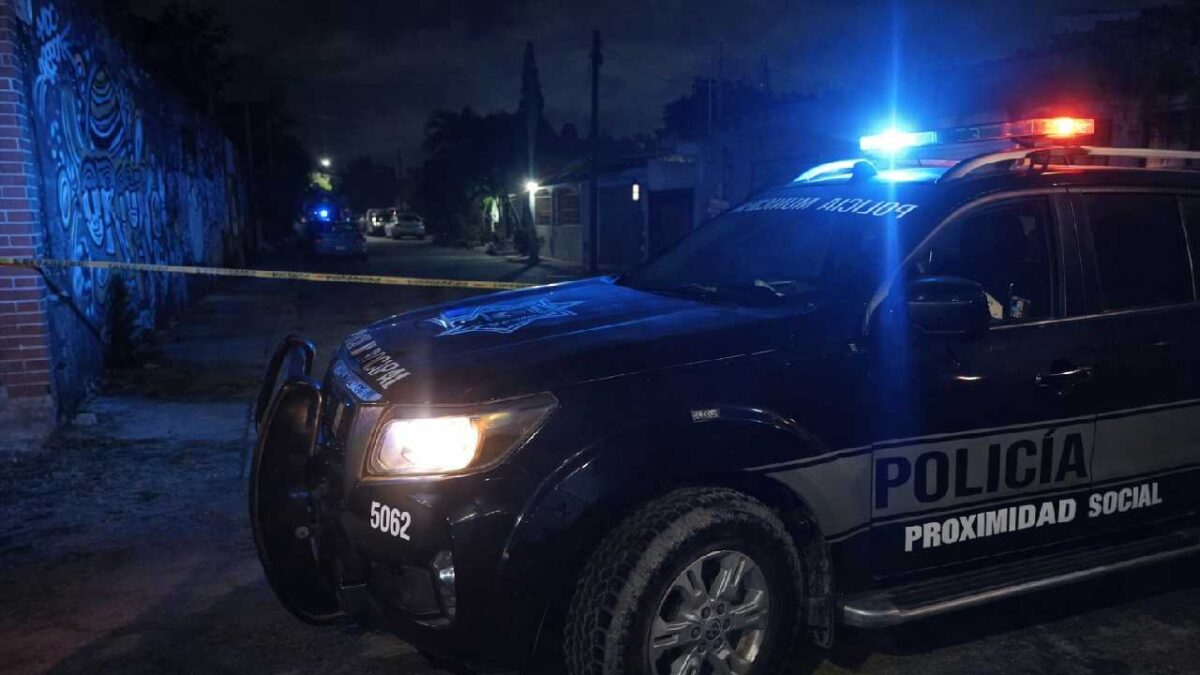 Atacan a dos con arma de fuego.