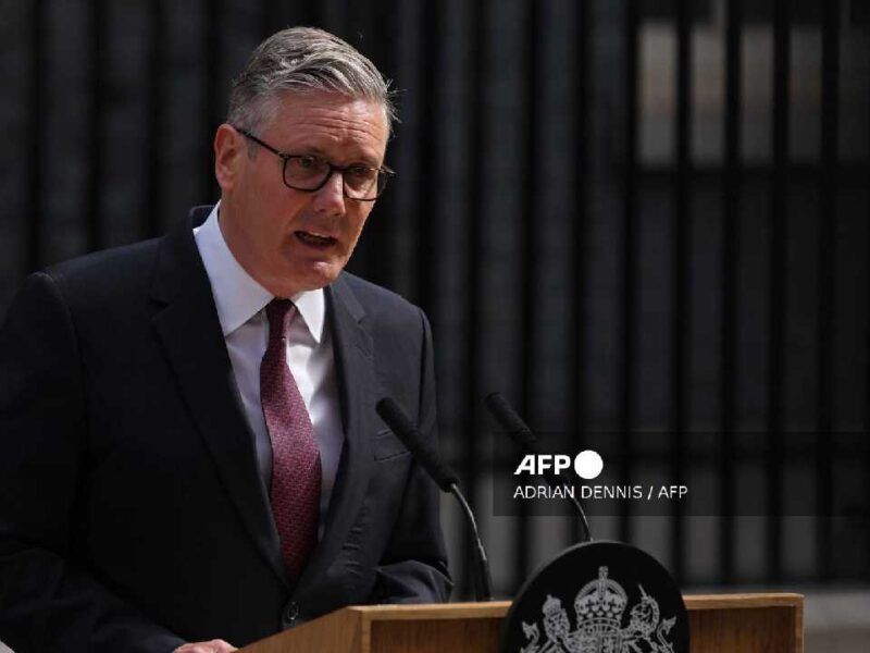 Crisis política en Reino Unido: Keir Starmer anuncia su dimisión como primer ministro