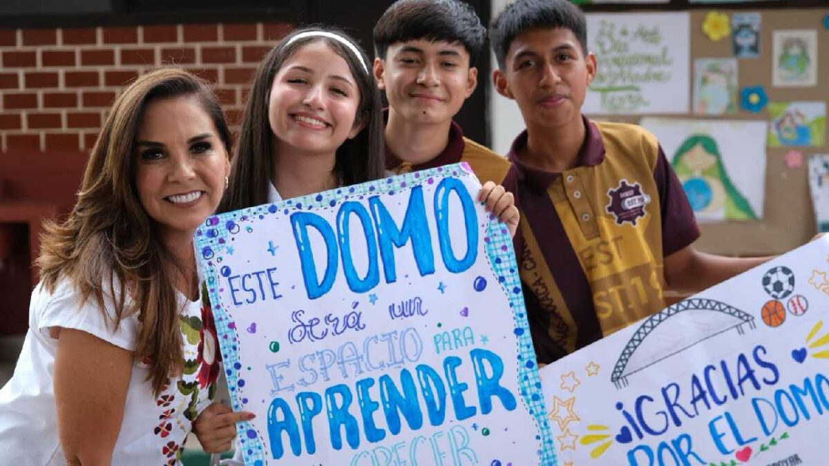 Estudiantes por fin cuenta con domo.