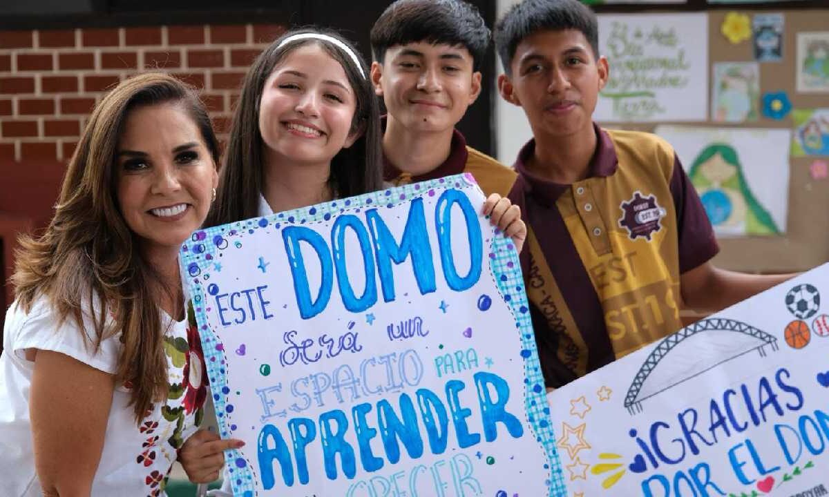 Estudiantes por fin cuenta con domo.