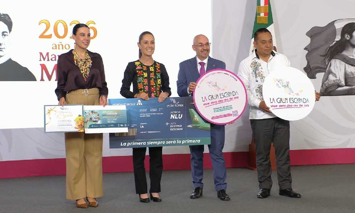 La presidenta regala boletos para la el Caribe Mexicano.