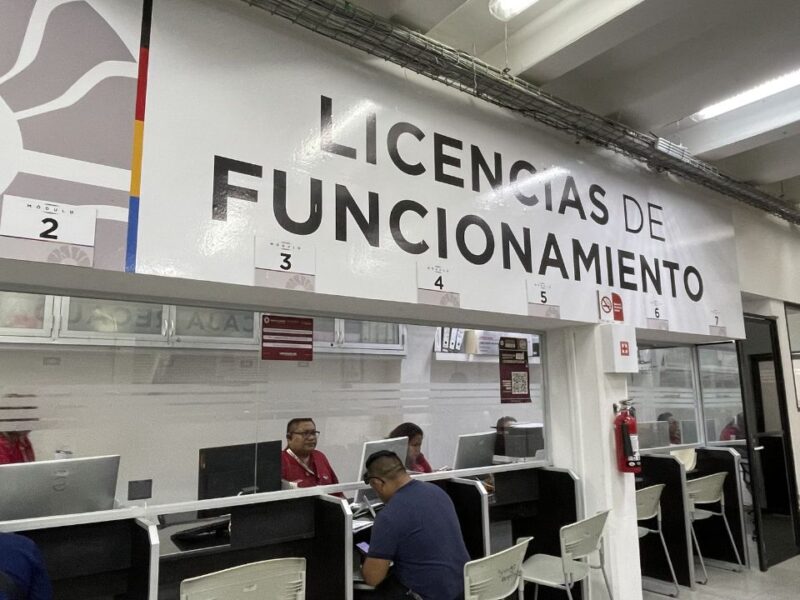 Comercio en Cancún bajo la lupa: Inician multas y exigen conectar cámaras al C5