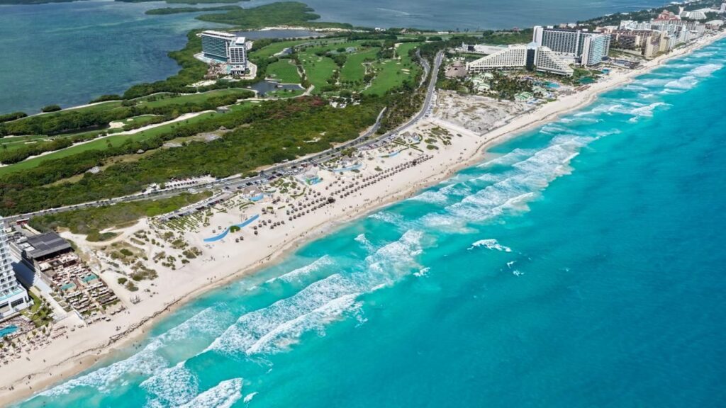 Playas de Cancún tendrán histórico plan contra la erosión