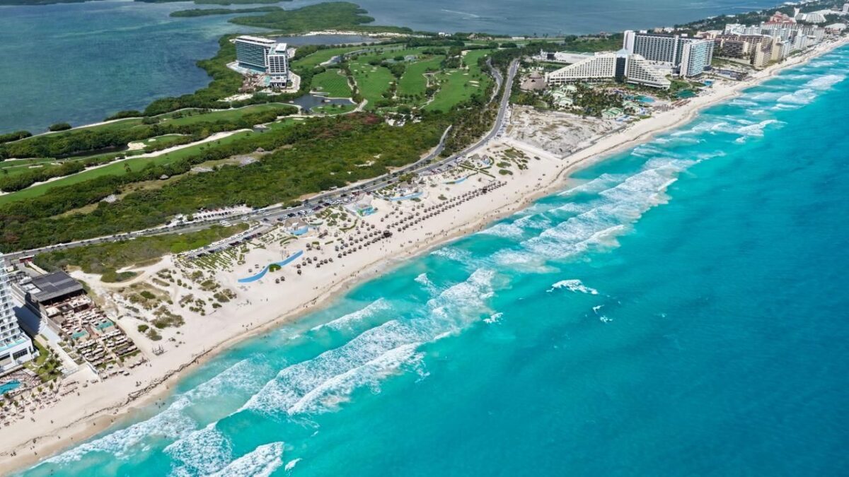 Playas de Cancún tendrán histórico plan contra la erosión
