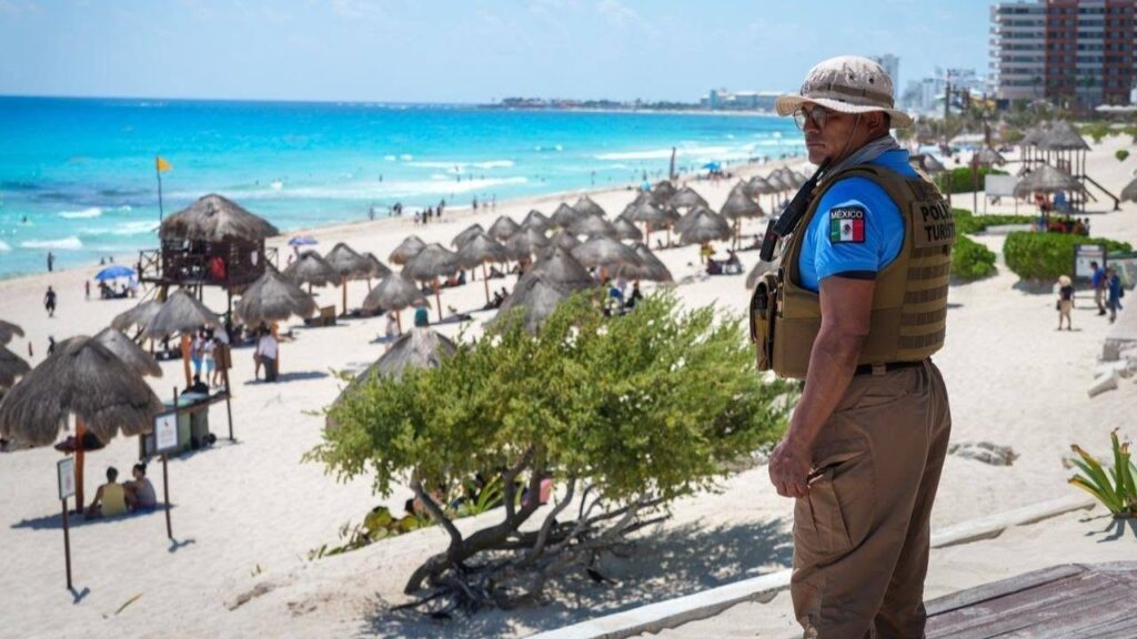 Policía Turística en Quintana Roo estrena modelo: Así vigilarán las playas de Cancún y Riviera Maya