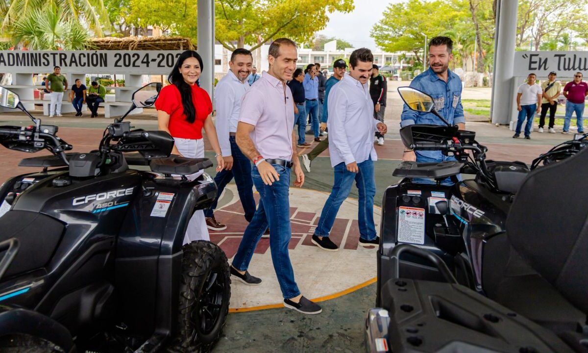 Sargazo en Tulum se dispara un 80%; blindan playas con equipo pesado