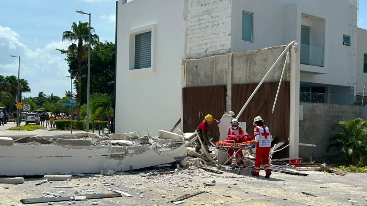Accidente en avenida Huayacán Cancún: Colapso deja un muerto