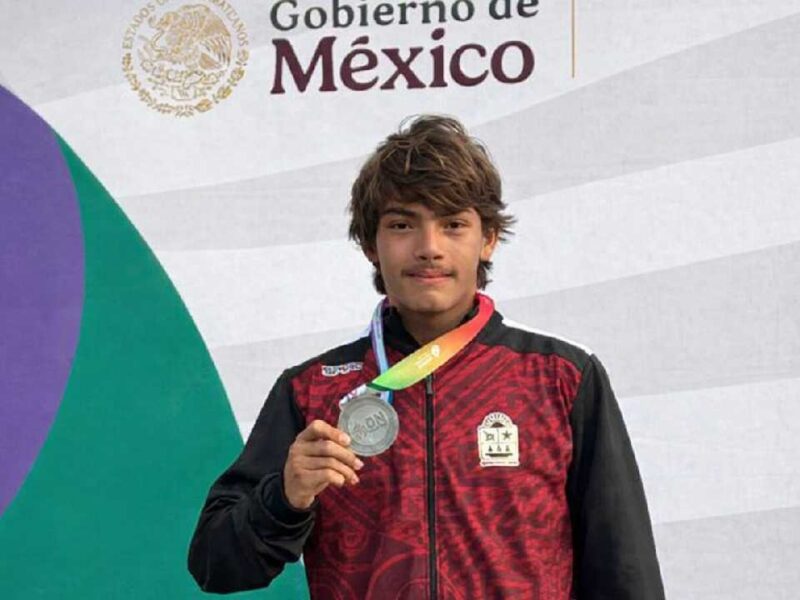 ¡Bravo! Surfista quintanarroense gana medalla de plata en la Olimpiada Nacional