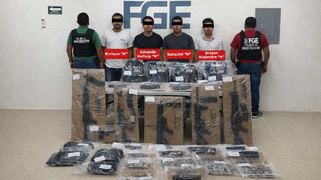 Algunos de los detenidos iban armados.