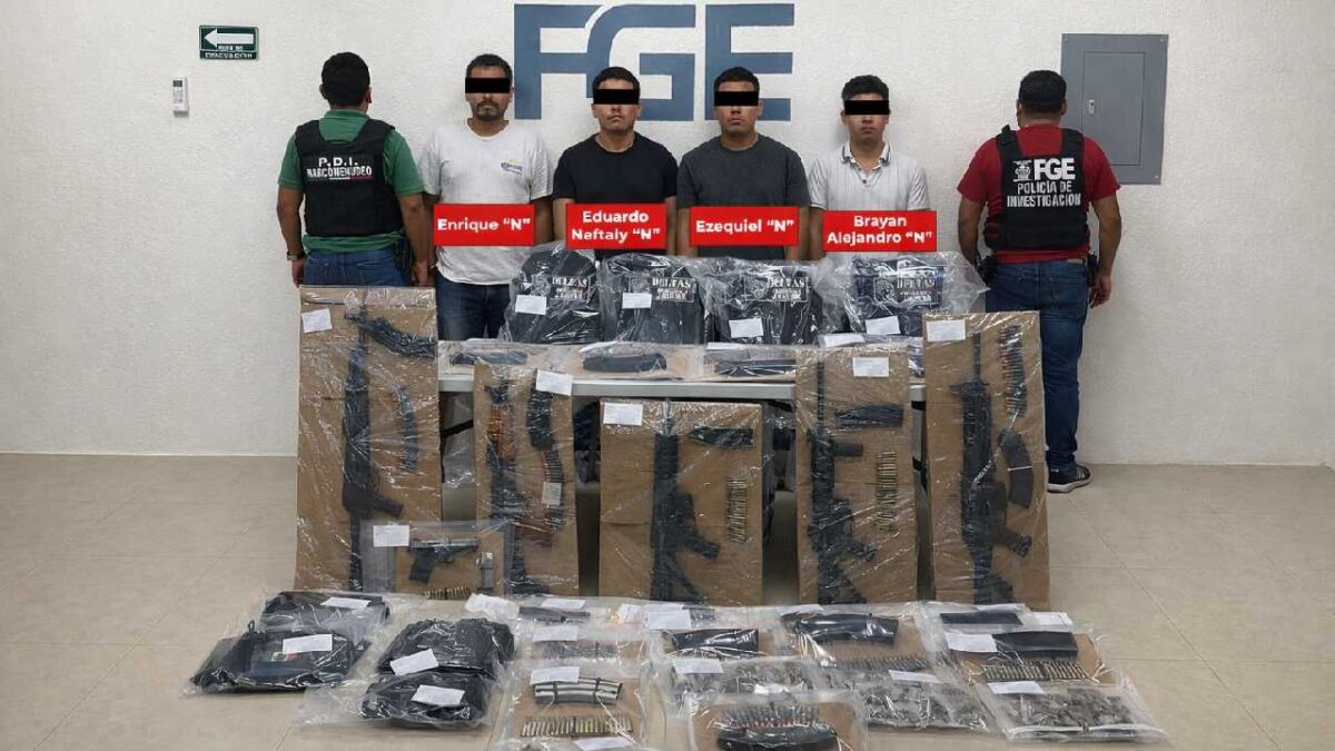 Algunos de los detenidos iban armados.