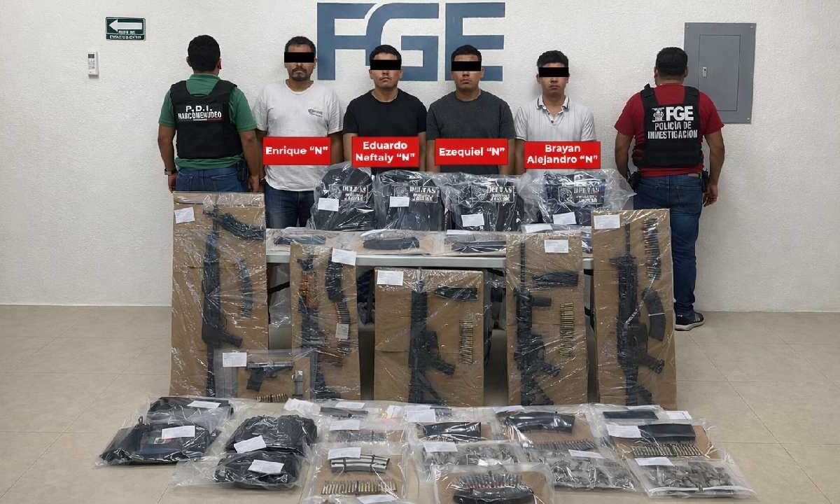 Algunos de los detenidos iban armados.