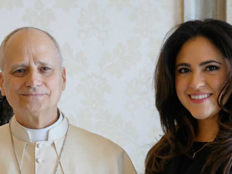 ¡Mexicana hace historia en el Vaticano! Es designada por el Papa León XIV como directora de comunicación