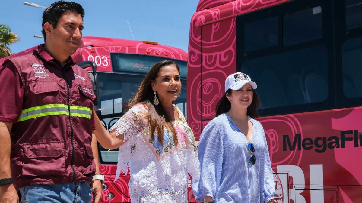 Nuevos camiones llegan a Chetumal.