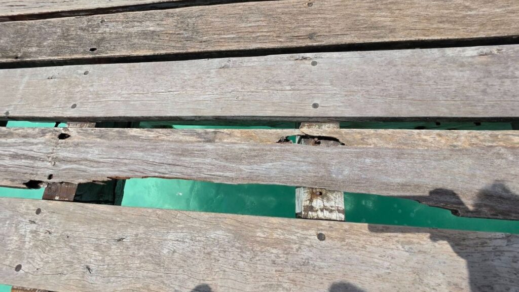 Golpean abandono y deterioro a obras de Sedatu en Bacalar