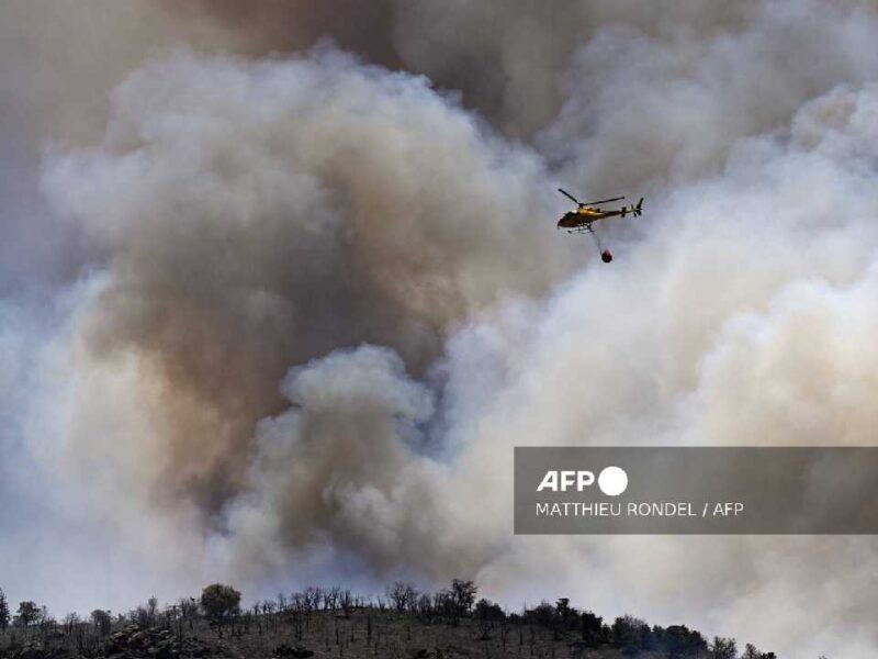 "Abrazan" incendios forestales a una Europa golpeada por el calor extremo