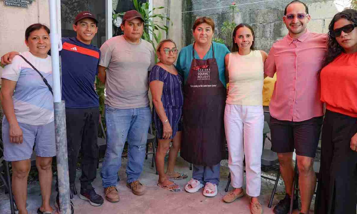 Ana Paty Peralta cerca de la gente.