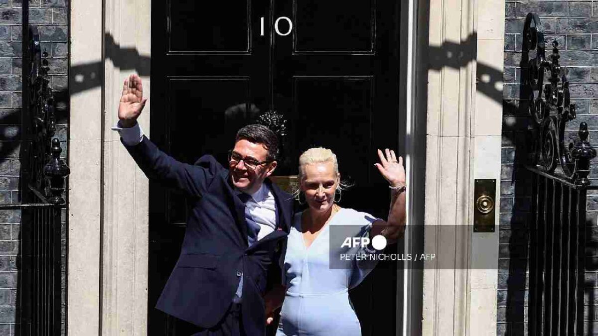 Starmer, desde el número 10 de Downing Street, residencia oficial del primer ministro, en el centro de Londres, afirmó este lunes sentirse "orgulloso".