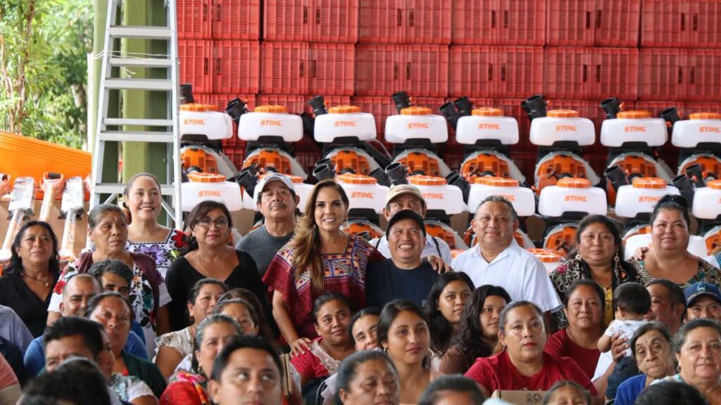 Artesanas del Bienestar fortalecen a familias mayas con entrega de equipos e insumos en Quintana Roo