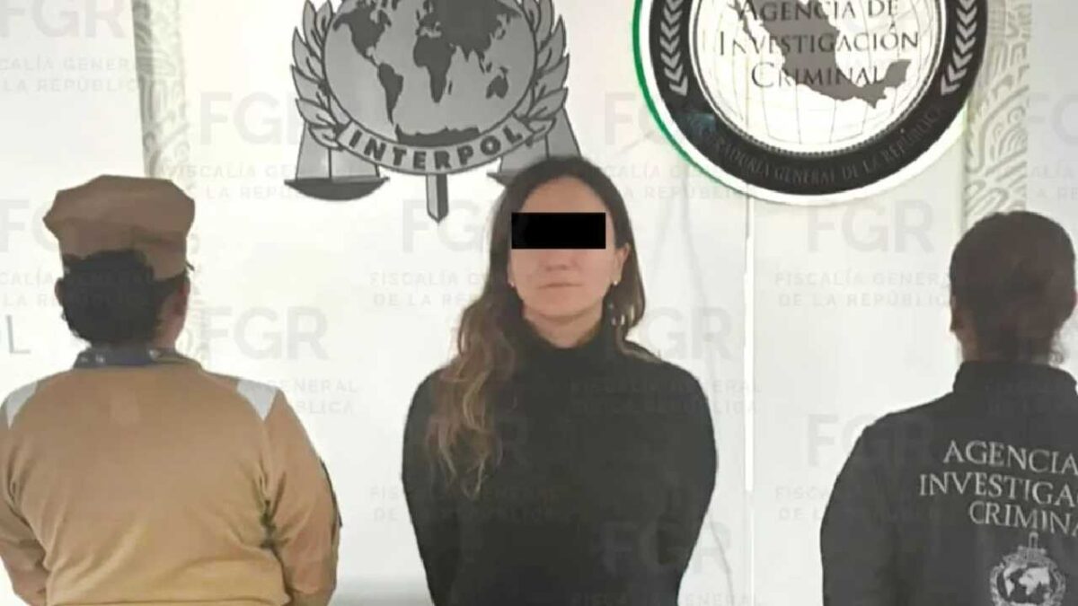 La hermana del ex director de Pemex fue detenia.